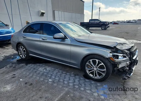 2016 Mercedes-Benz C 300 из США, поврежденный, VIN 55SWF4JB0GU143122